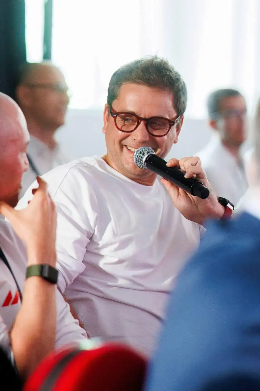 Сергей Захаров — сооснователь и партнёр инвестиционной группы «Марафон».