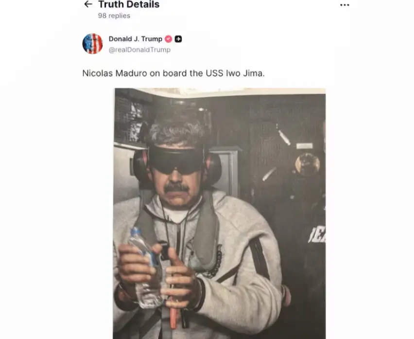 Захваченный президент Венесуэлы Николас Мадуро на борту авианосца USS Iwo Jima. 