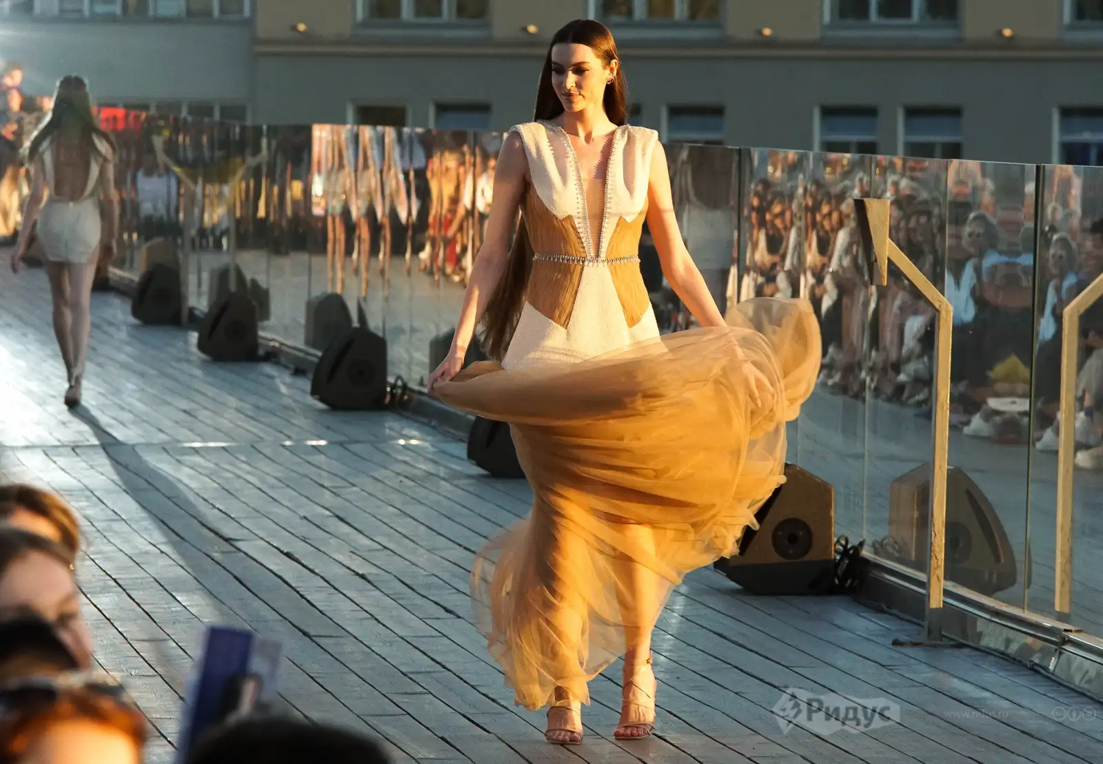 Московская неделя моды, коллекция «Анемоя» от Юлии Далакян, модели. 