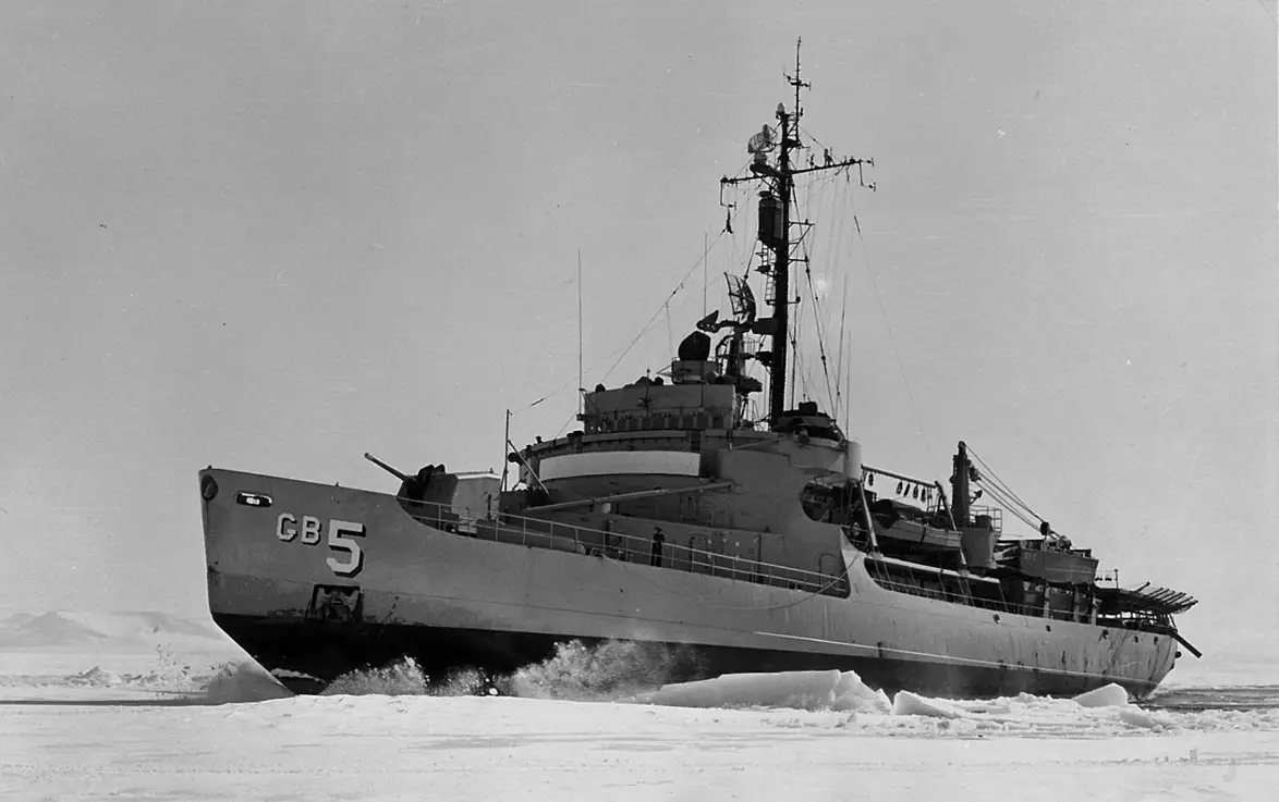 Ледокол Staten Island («Капитан Белоусов») в Антарктике, пролив Мак-Мердо 2.11.1959 г. 