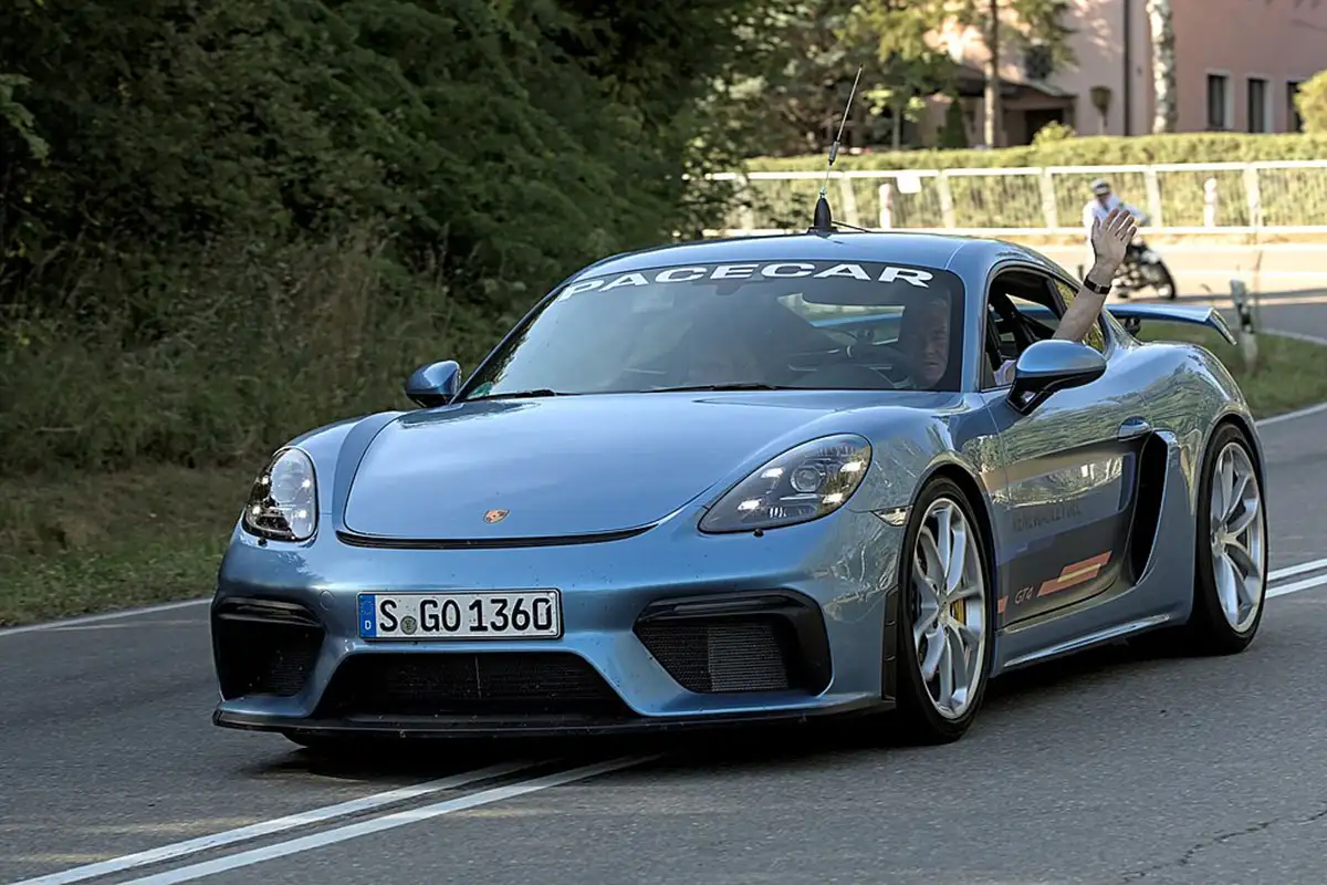 Спорткар Porsche. Спорткар Porsche.