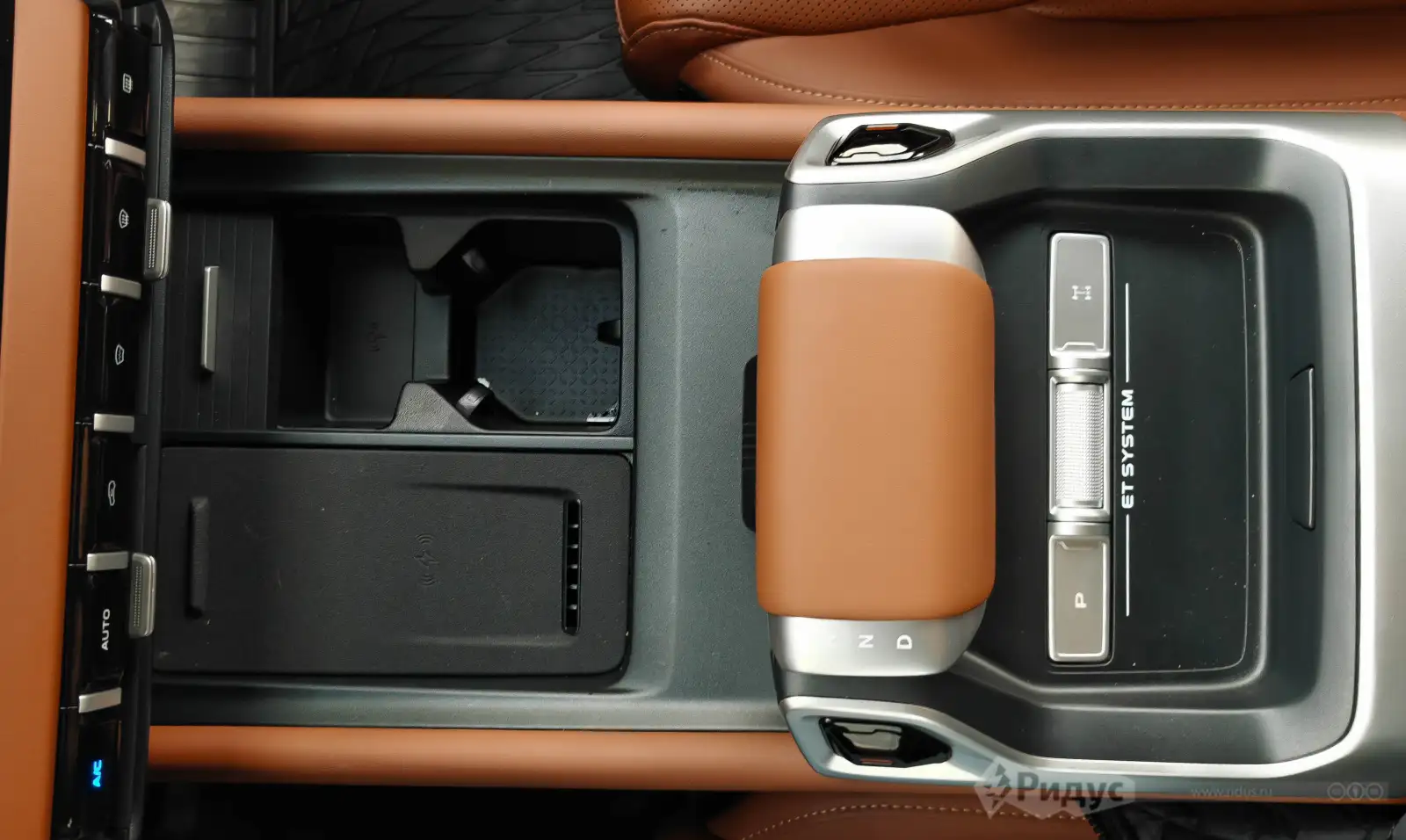 Deepal G318, центральная консоль. 