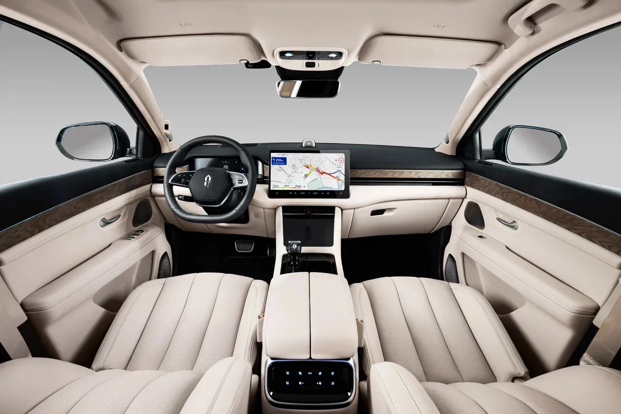 SERES M7, кресла переднего ряда (схема).  