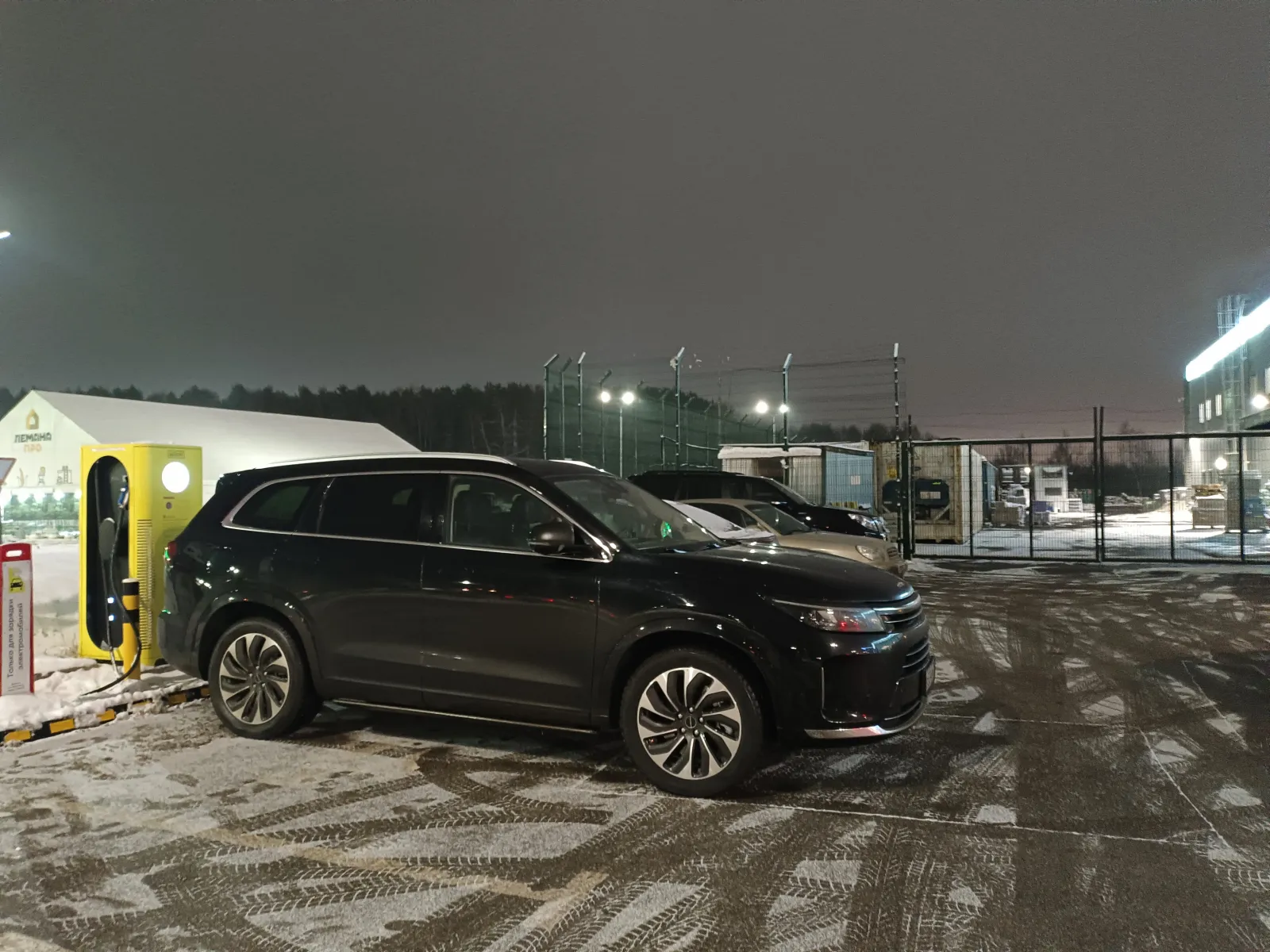 SERES M7, зарядка тягового аккумулятора. 